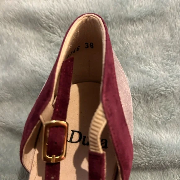 Laduca 2020 limited edition Ariana Debose commemorative character shoe - Picture 2 of 5